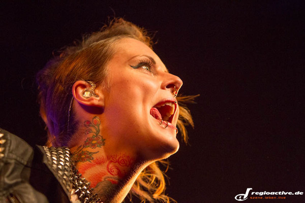 keine halben sachen mit relentless energy drink - Jennifer Rostock beim Vainstream Rockfest 2013: "Ich will diejenige sein, die ich bin" 